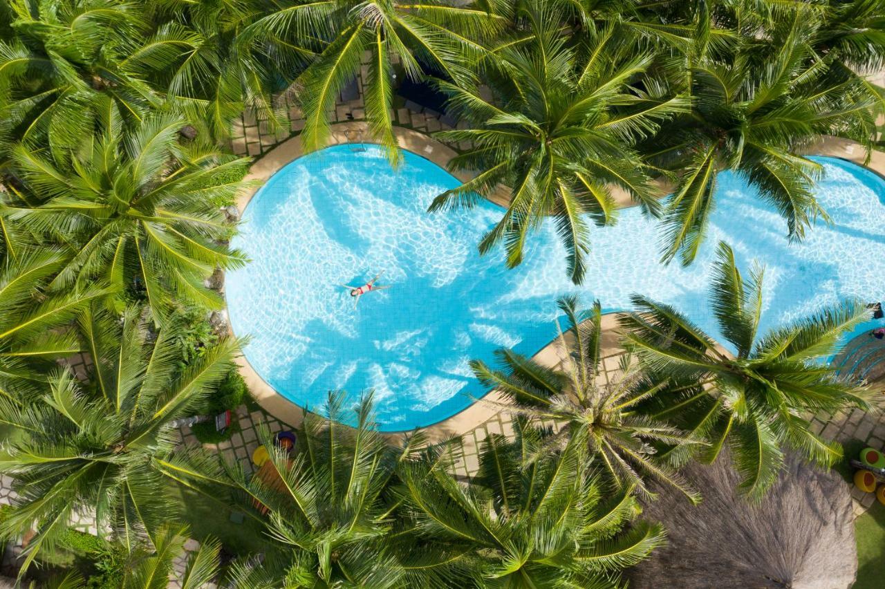 Oceanica Resort Panglao, Bohol Luaran gambar Aerial view of the swimming pool